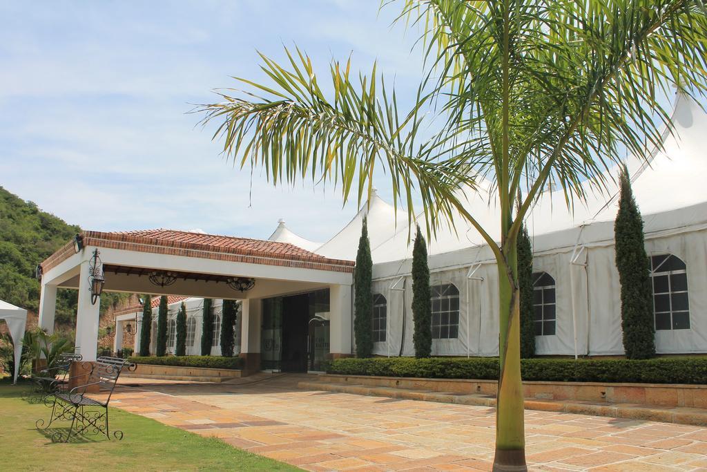 Hotel San Juan Internacional Giron Exterior photo